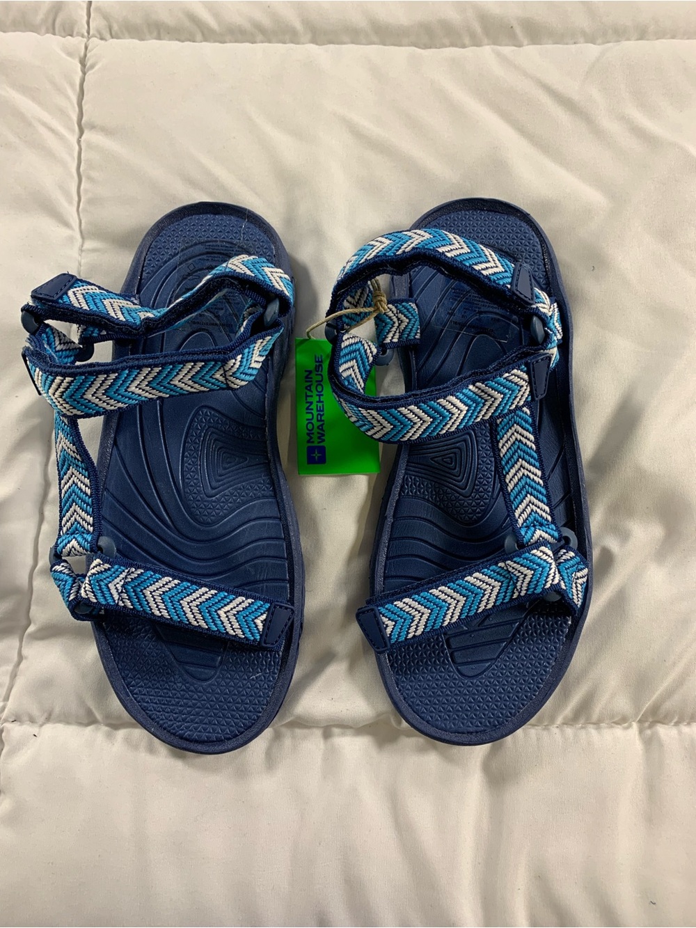New Mountain warehouse sandals size 4